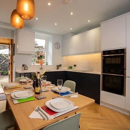 Modern In By Letmestay Holiday home *