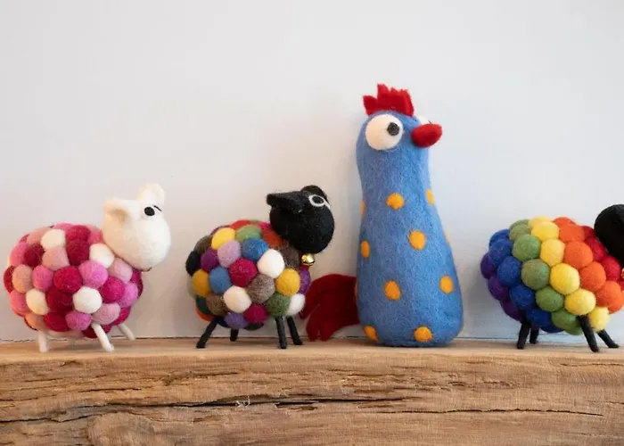 Modern In By Letmestay