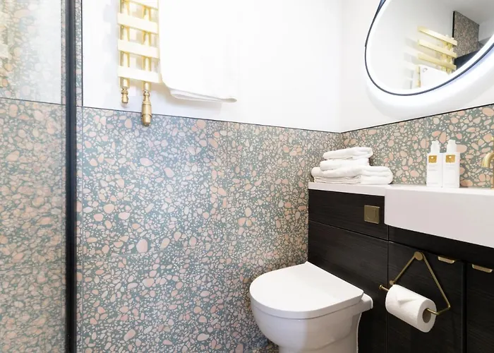 度假居 Modern In By Letmestay 温德米尔