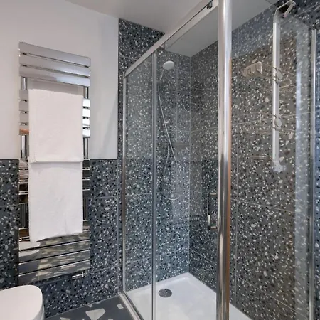 Modern In By Letmestay Windermere