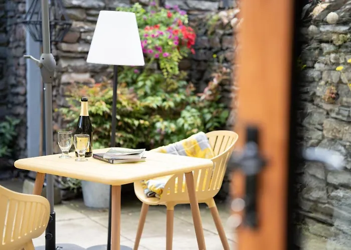 Modern In By Letmestay * ويندرمير